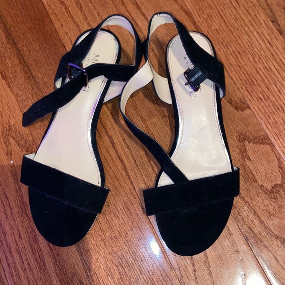 Black sandals !